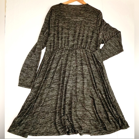 TORRID Women’s Dress, At The Knee, Faux Wrap, Black w/Heather Gray, Plus Sz. 2X - Picture 15 of 16